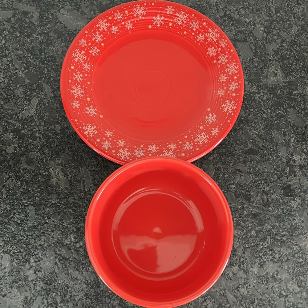 Fiesta scarlet snowflake gusto bowl and luncheon plate set - Picture 3 of 6